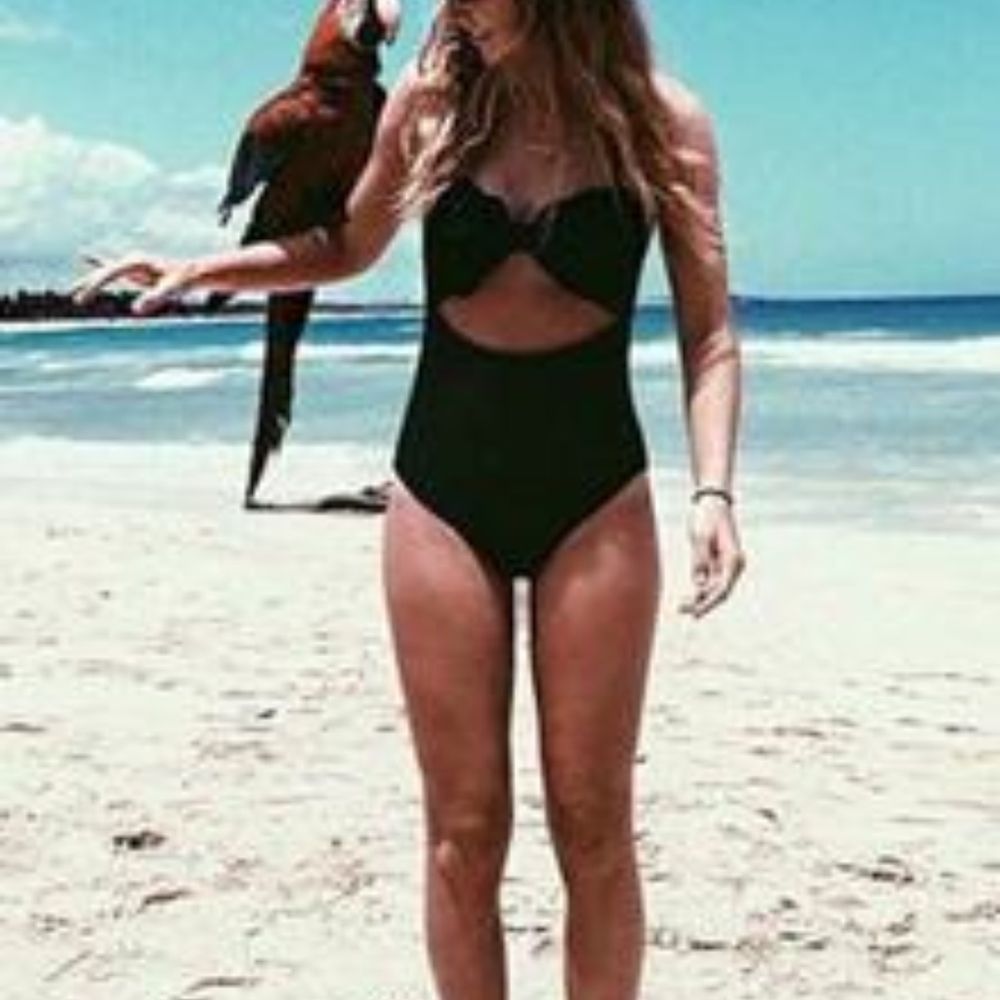 NWOT Cupshe Black Halter & Cut To It Shell bikini